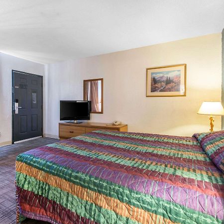 Rodeway Inn & Suites Colorado Springs Eksteriør bilde