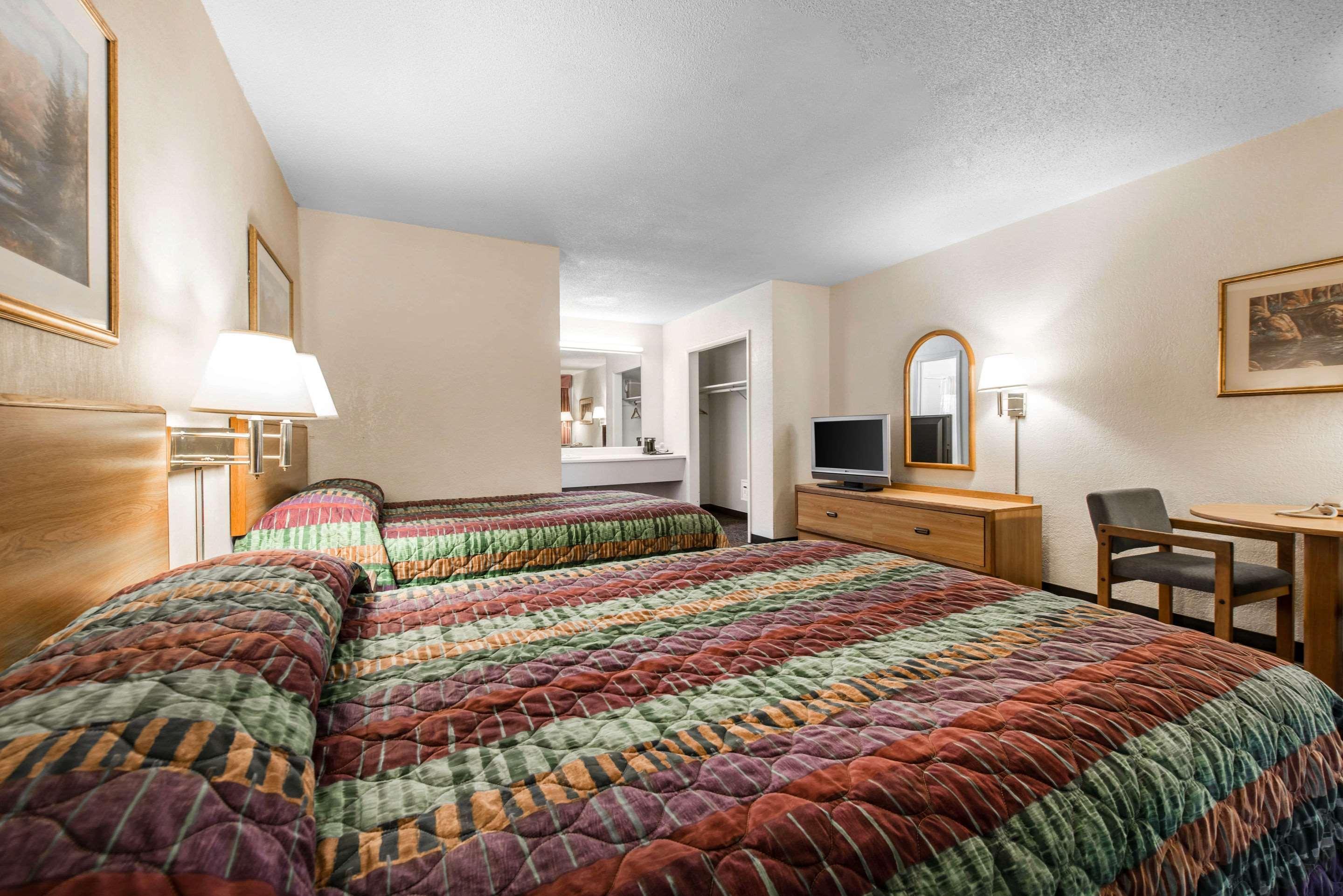 Rodeway Inn & Suites Colorado Springs Eksteriør bilde