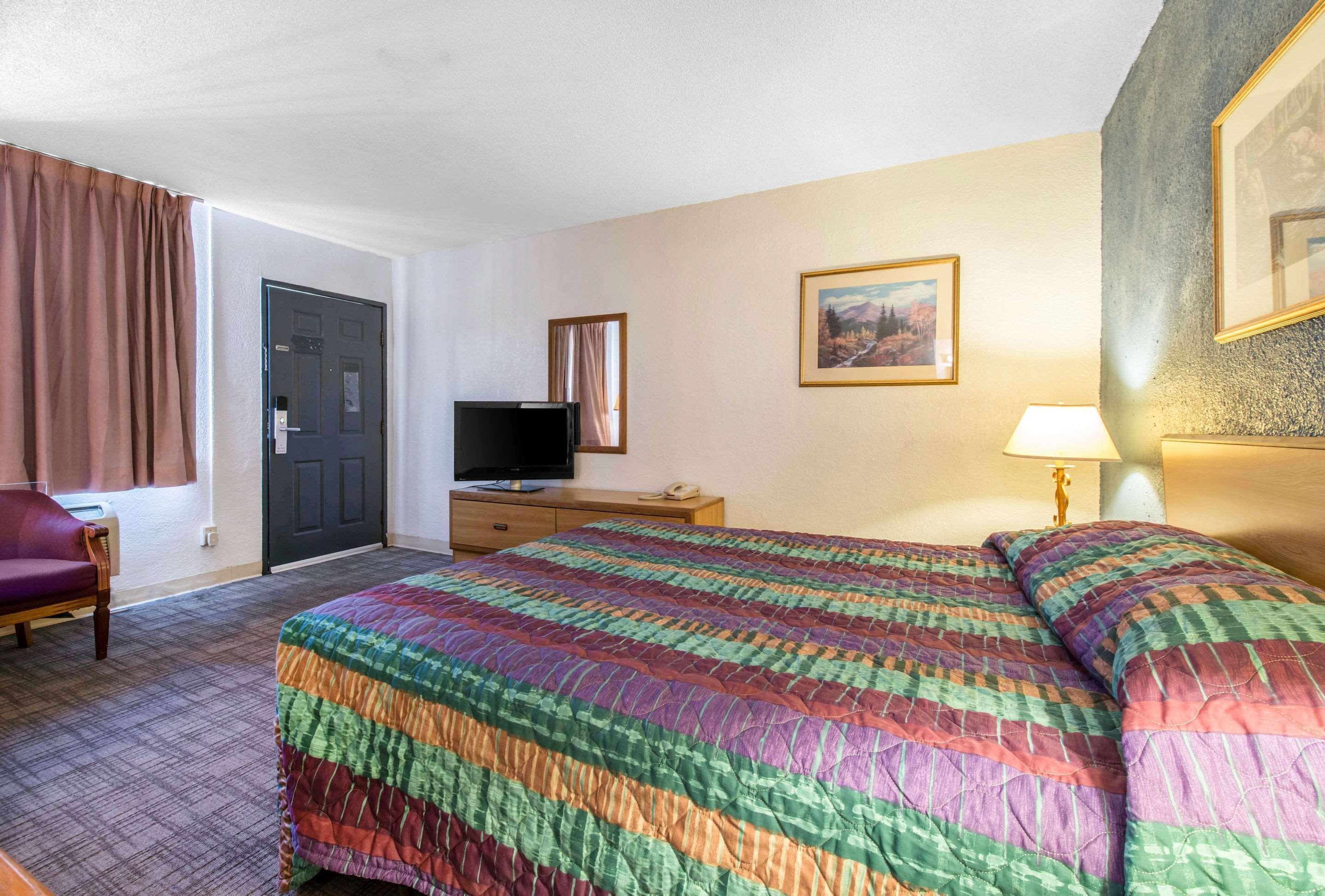 Rodeway Inn & Suites Colorado Springs Eksteriør bilde