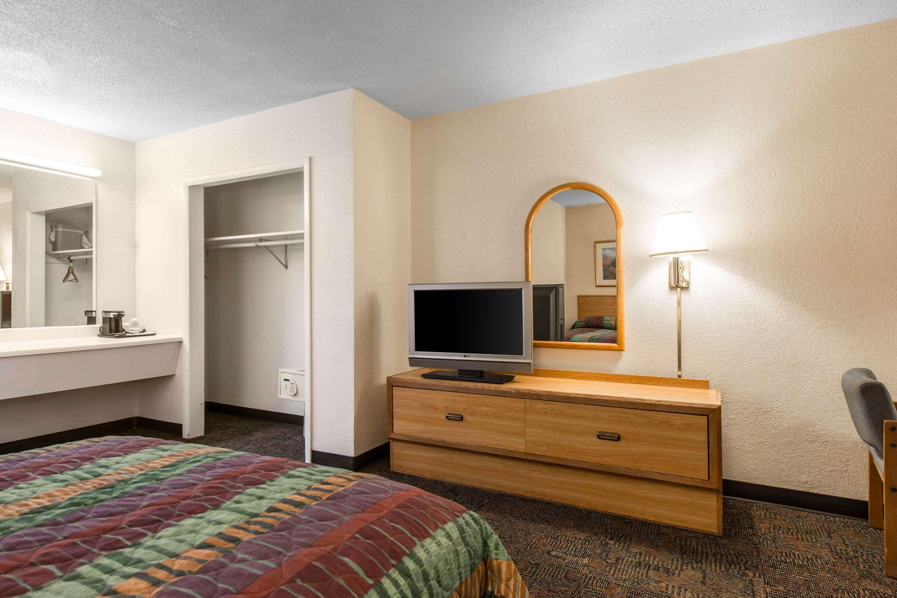 Rodeway Inn & Suites Colorado Springs Eksteriør bilde