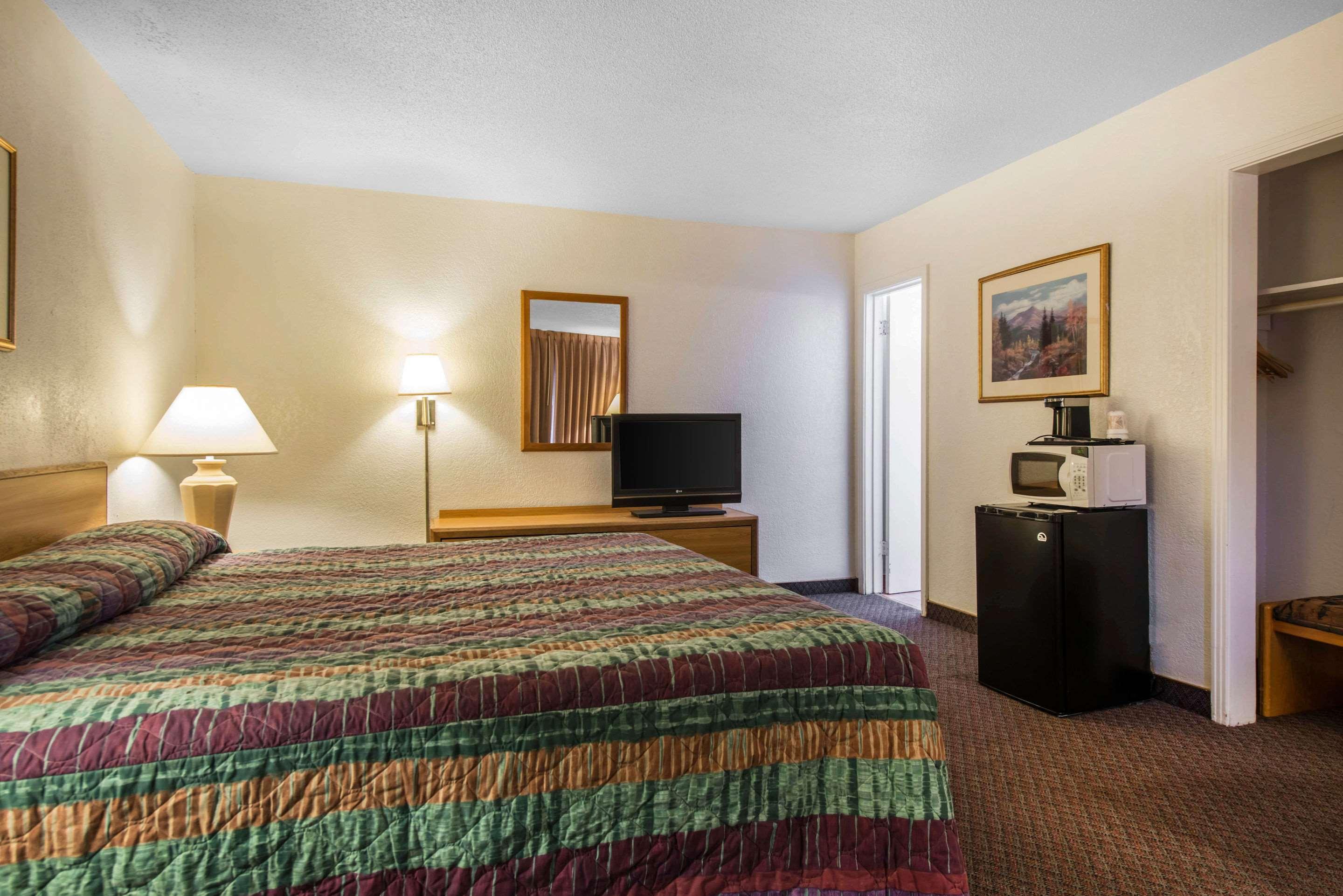 Rodeway Inn & Suites Colorado Springs Eksteriør bilde