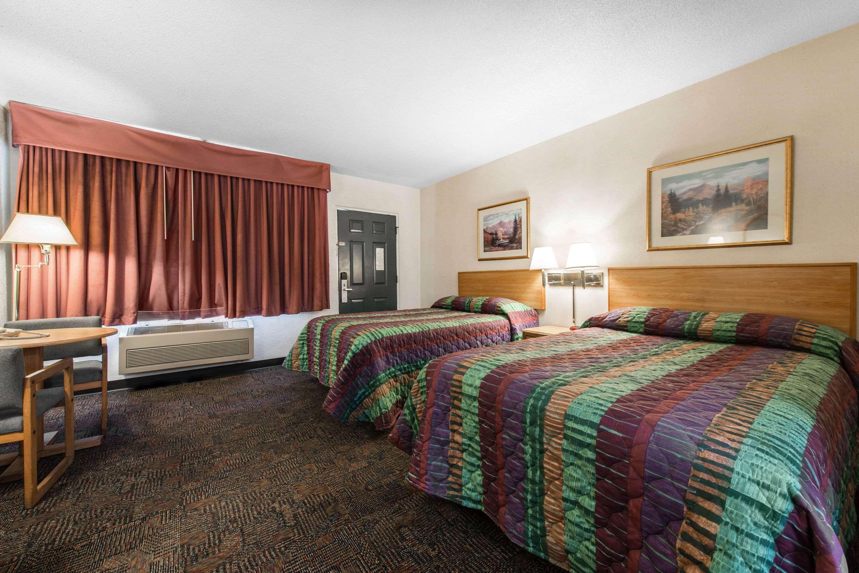 Rodeway Inn & Suites Colorado Springs Eksteriør bilde