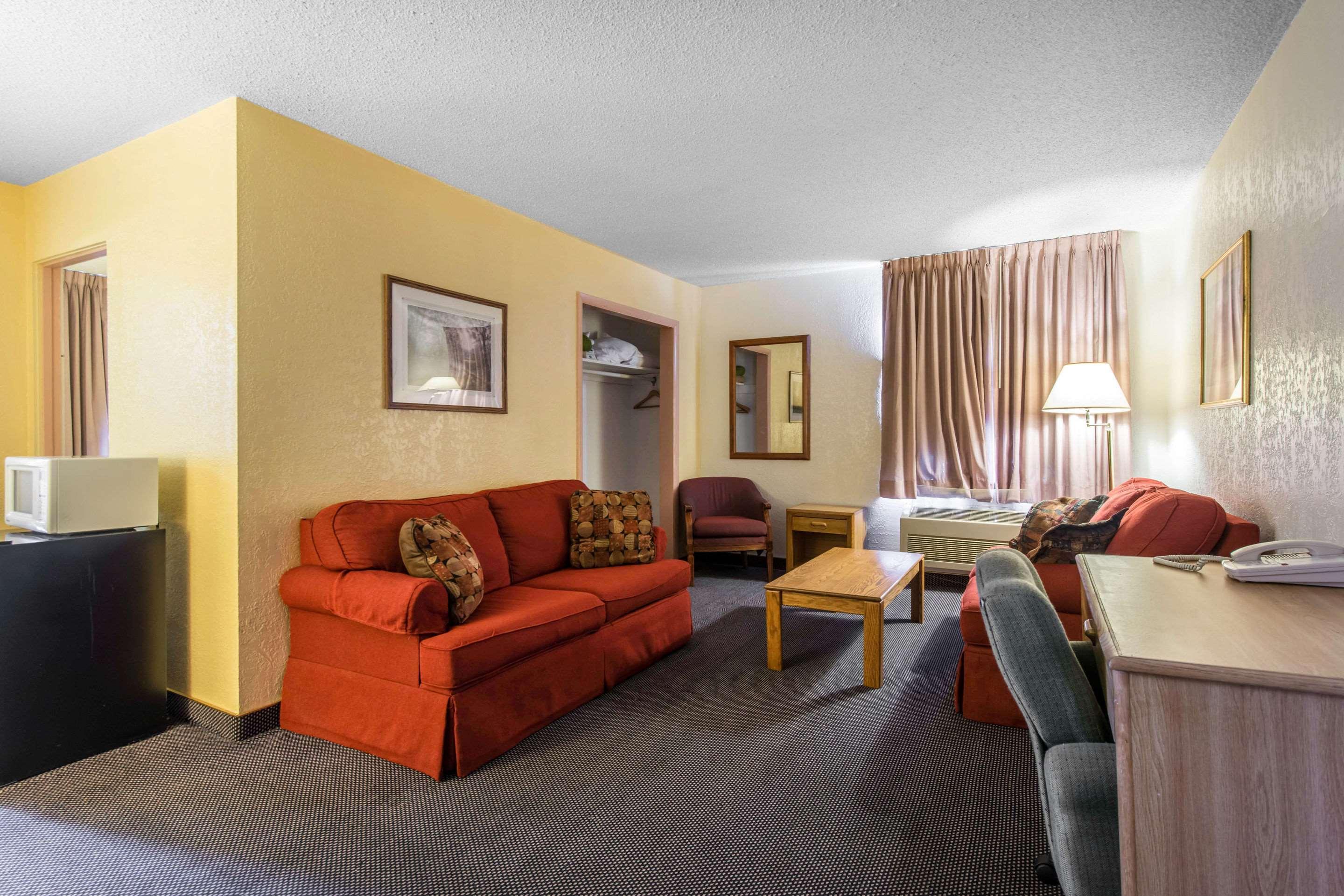 Rodeway Inn & Suites Colorado Springs Eksteriør bilde