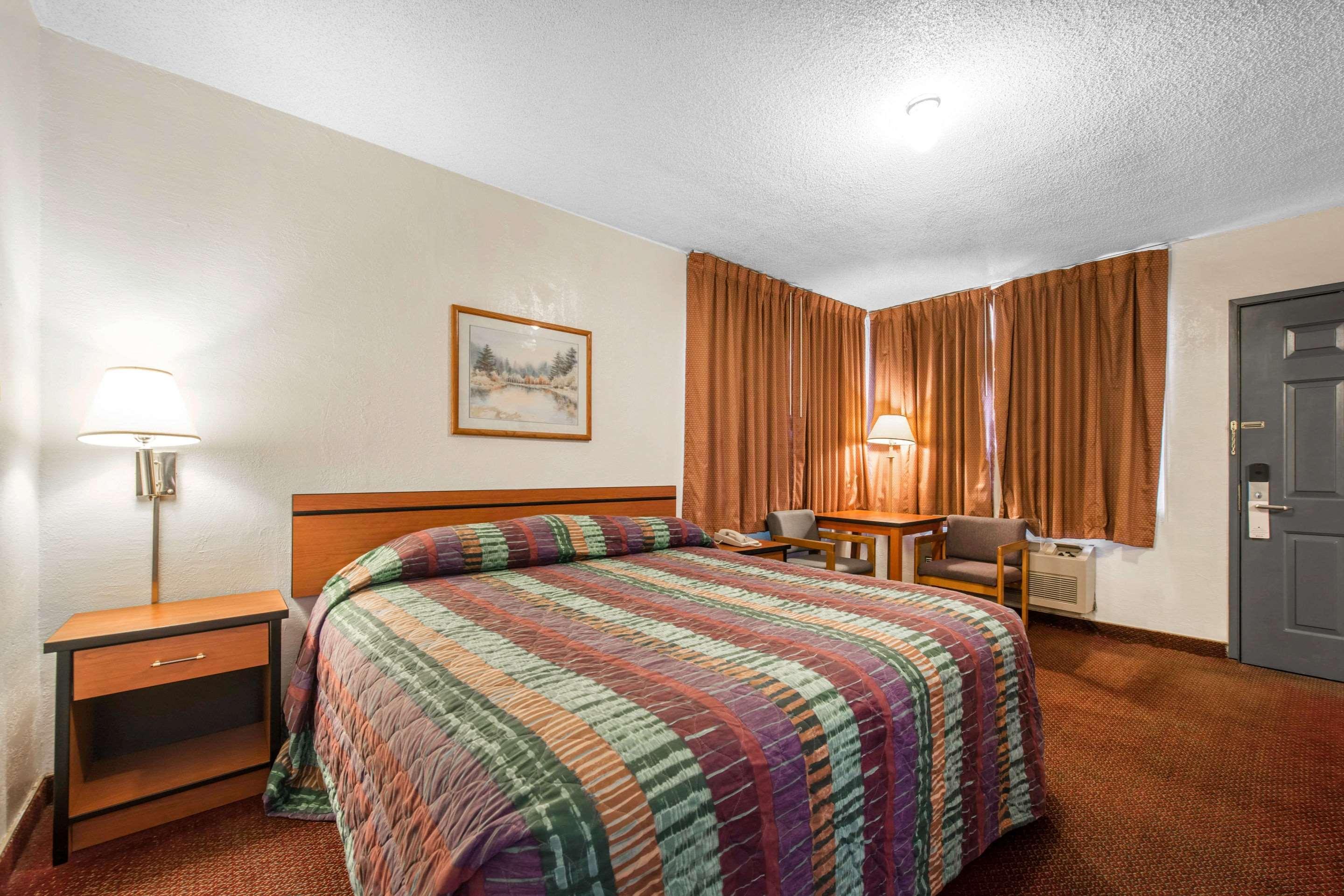 Rodeway Inn & Suites Colorado Springs Eksteriør bilde