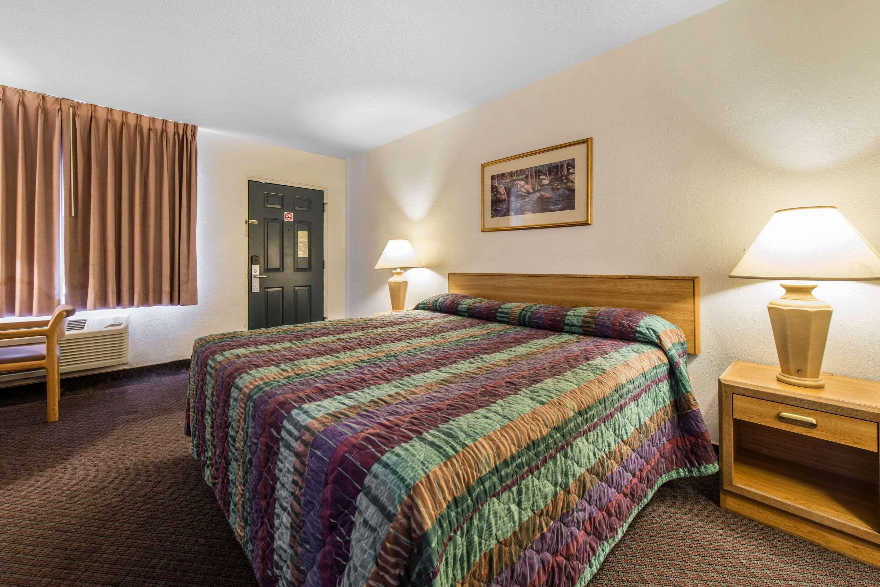Rodeway Inn & Suites Colorado Springs Eksteriør bilde